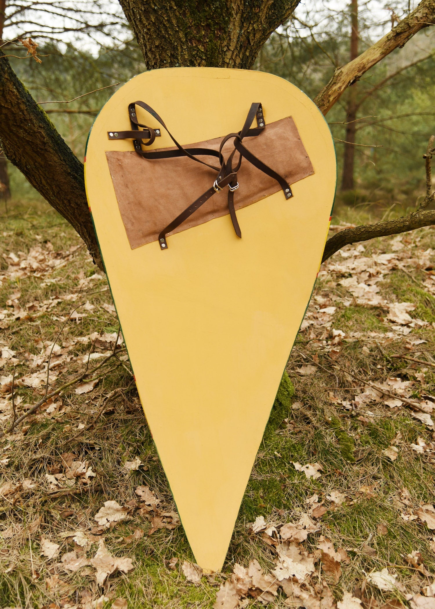 Normannenschild Holz Grün-Gelb 134 cm