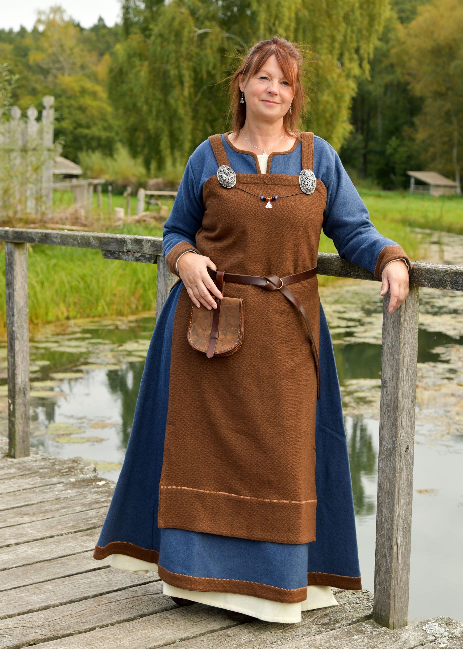 Wikinger Wollkleid Lykka - Blau-Braun mit Stickerei