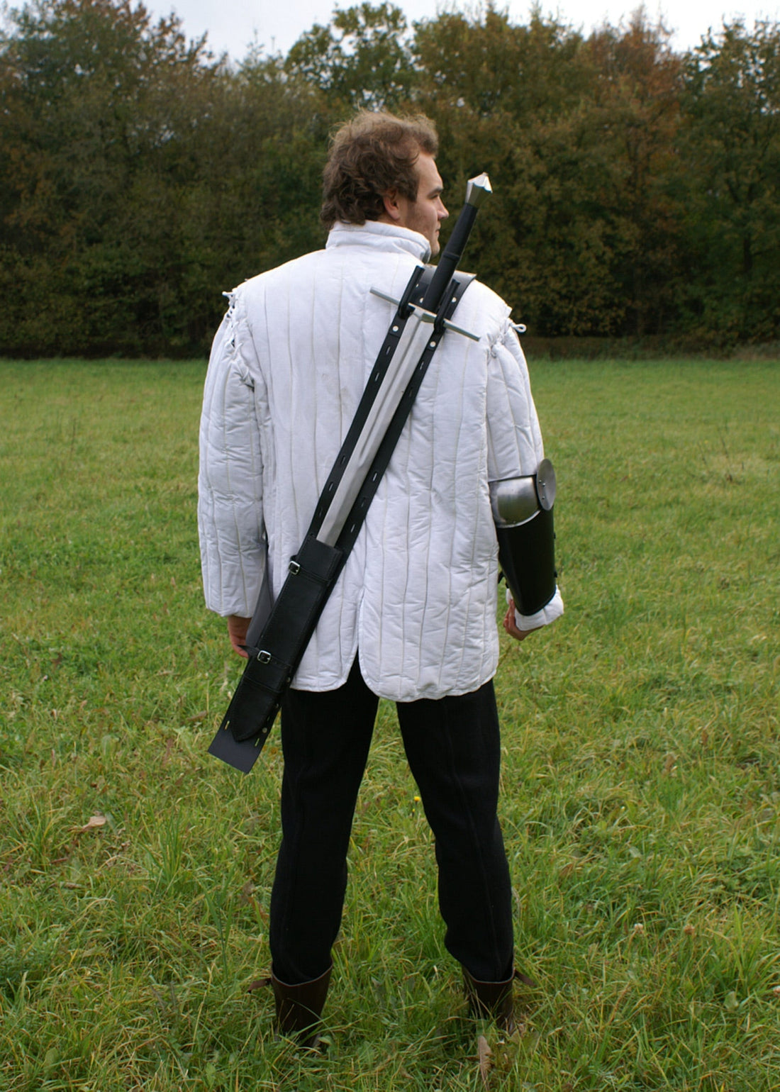 rueckenscheide aus schwarzem leder