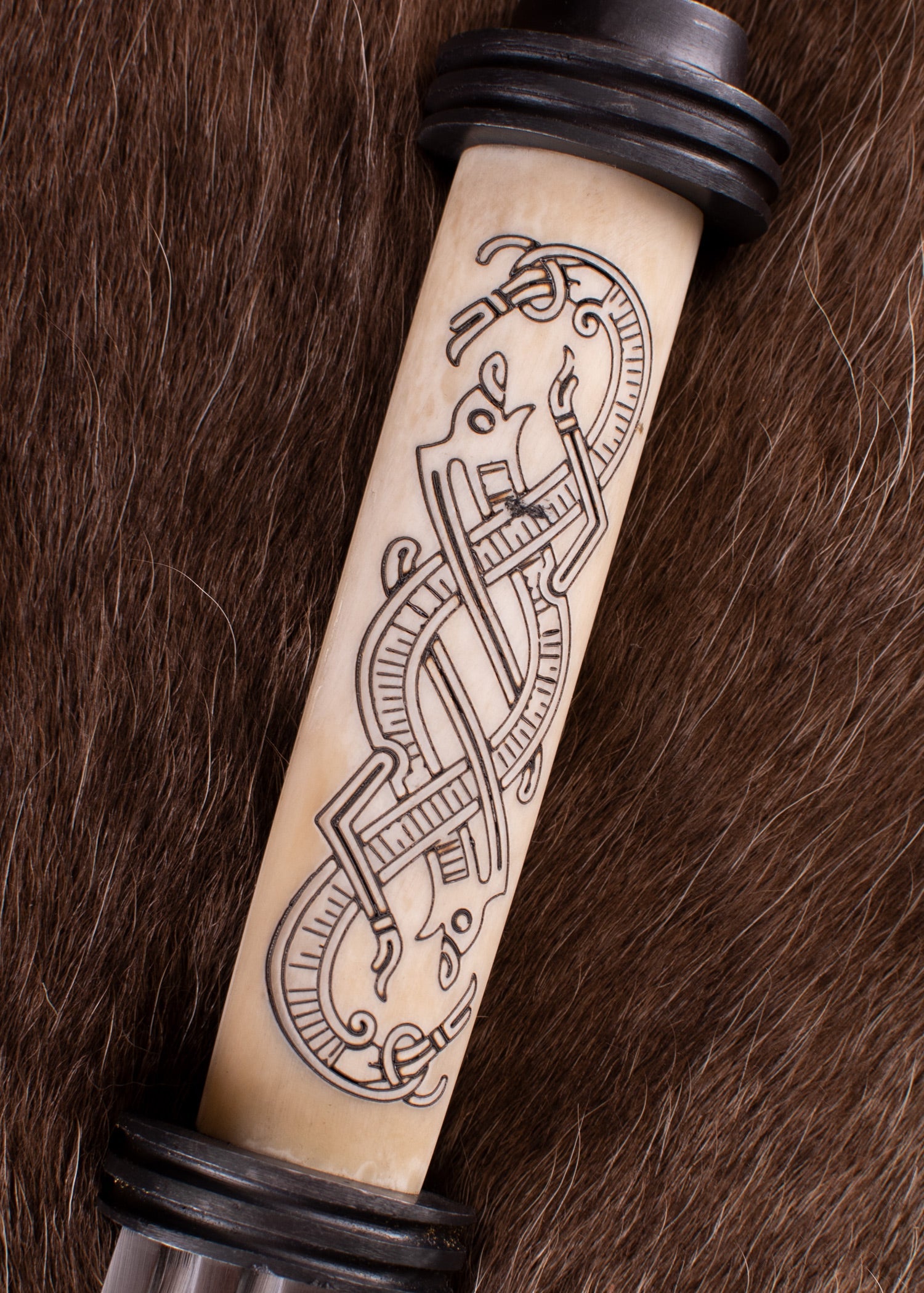 Wikinger-Langsax: Edler Knochengriff im Jellinge-Stil