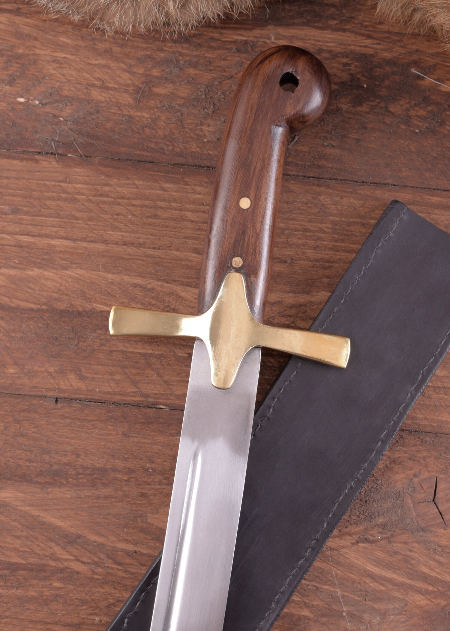 Osmanischer Scimitar: Edler Säbel mit Lederscheide