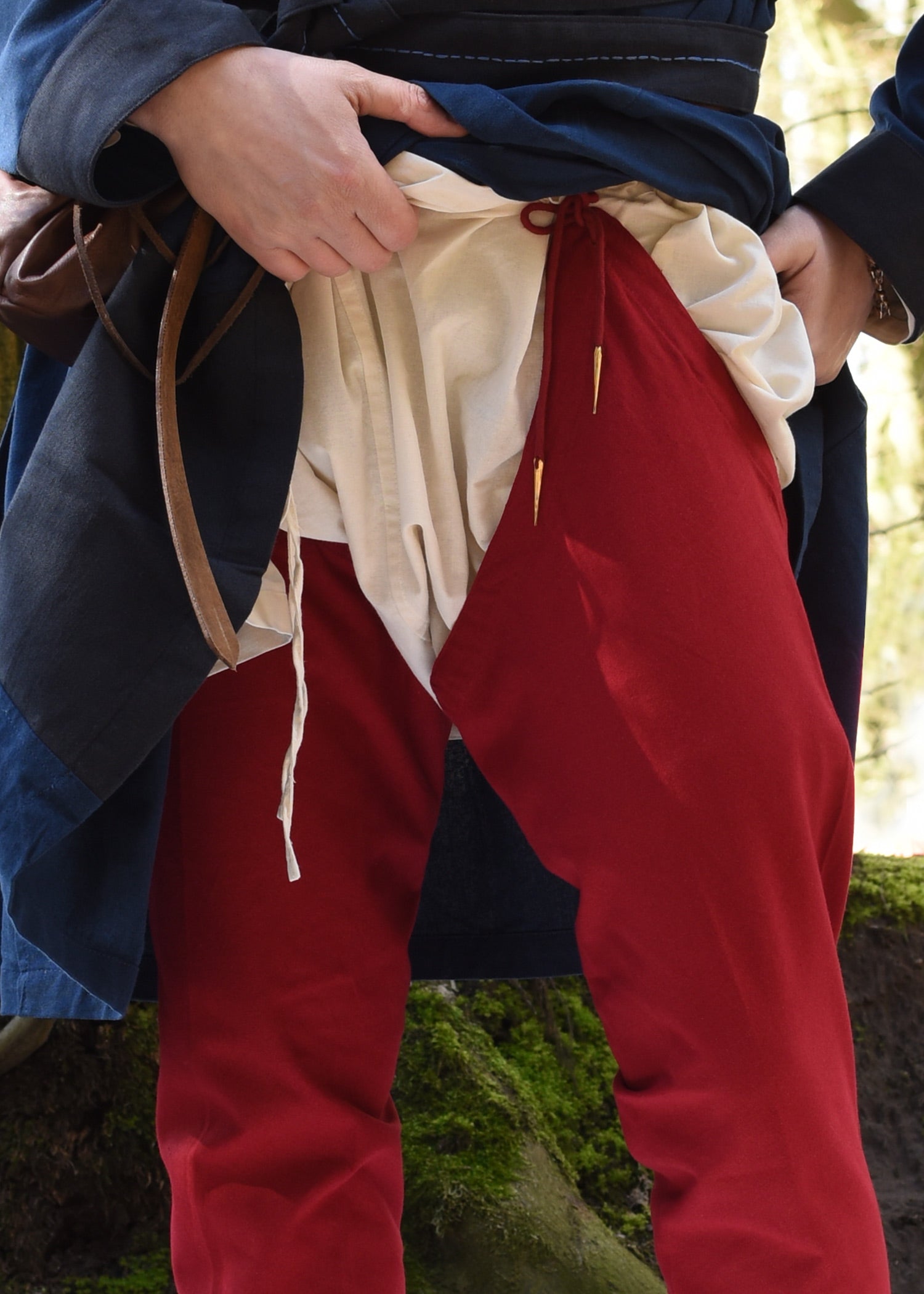 Mittelalter Beinlinge mit Nestelbändern, rot