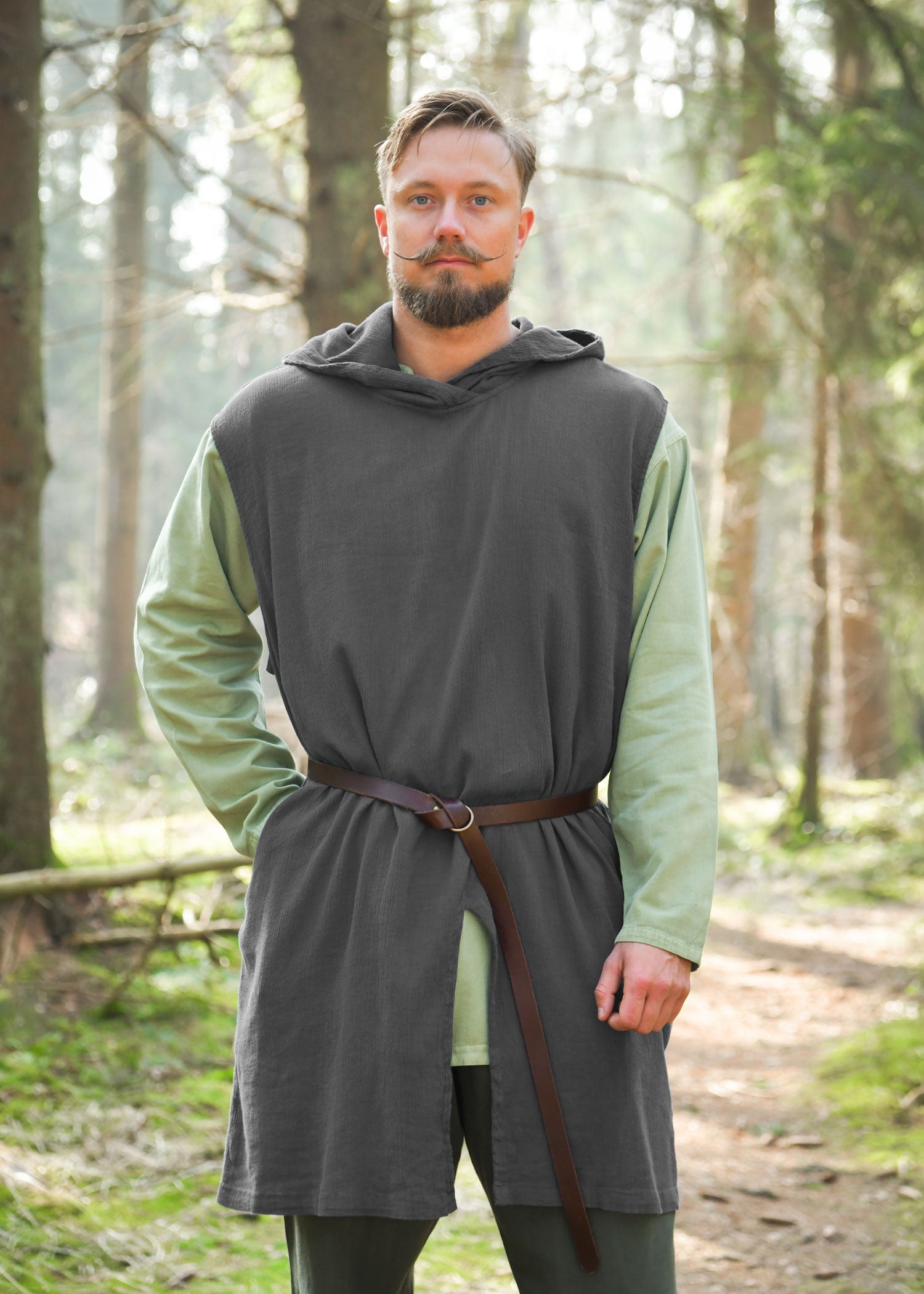 Malric Kapuzentunika: Grauer LARP Überwurf