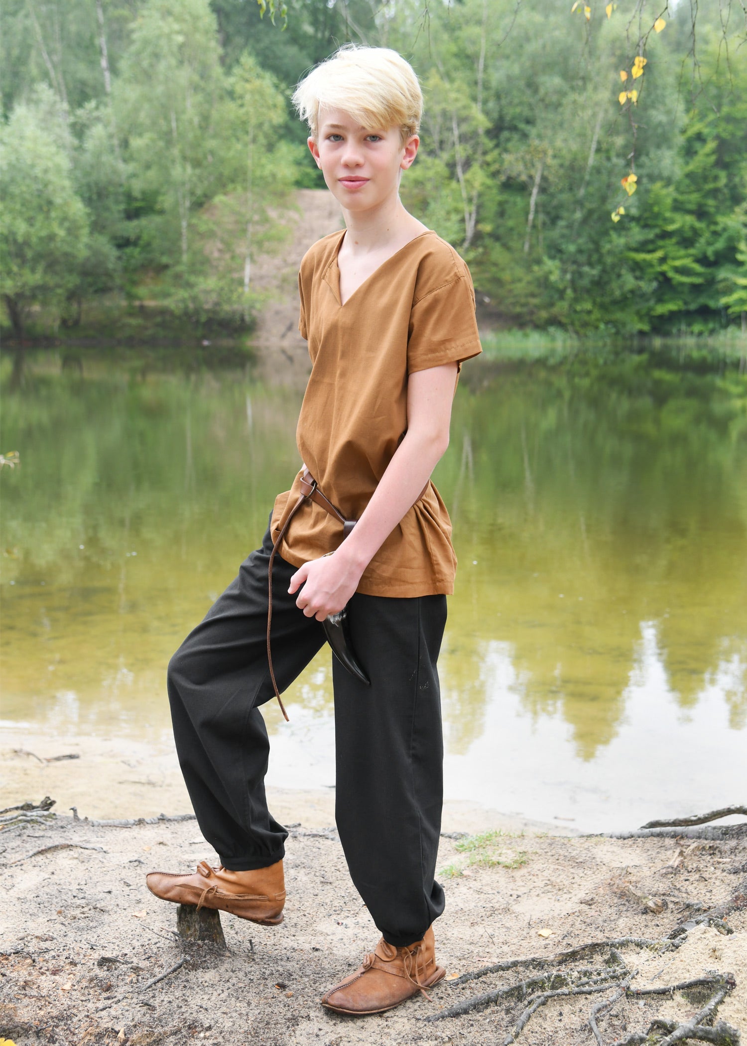 weite mittelalterliche kinderhose thore schwarz