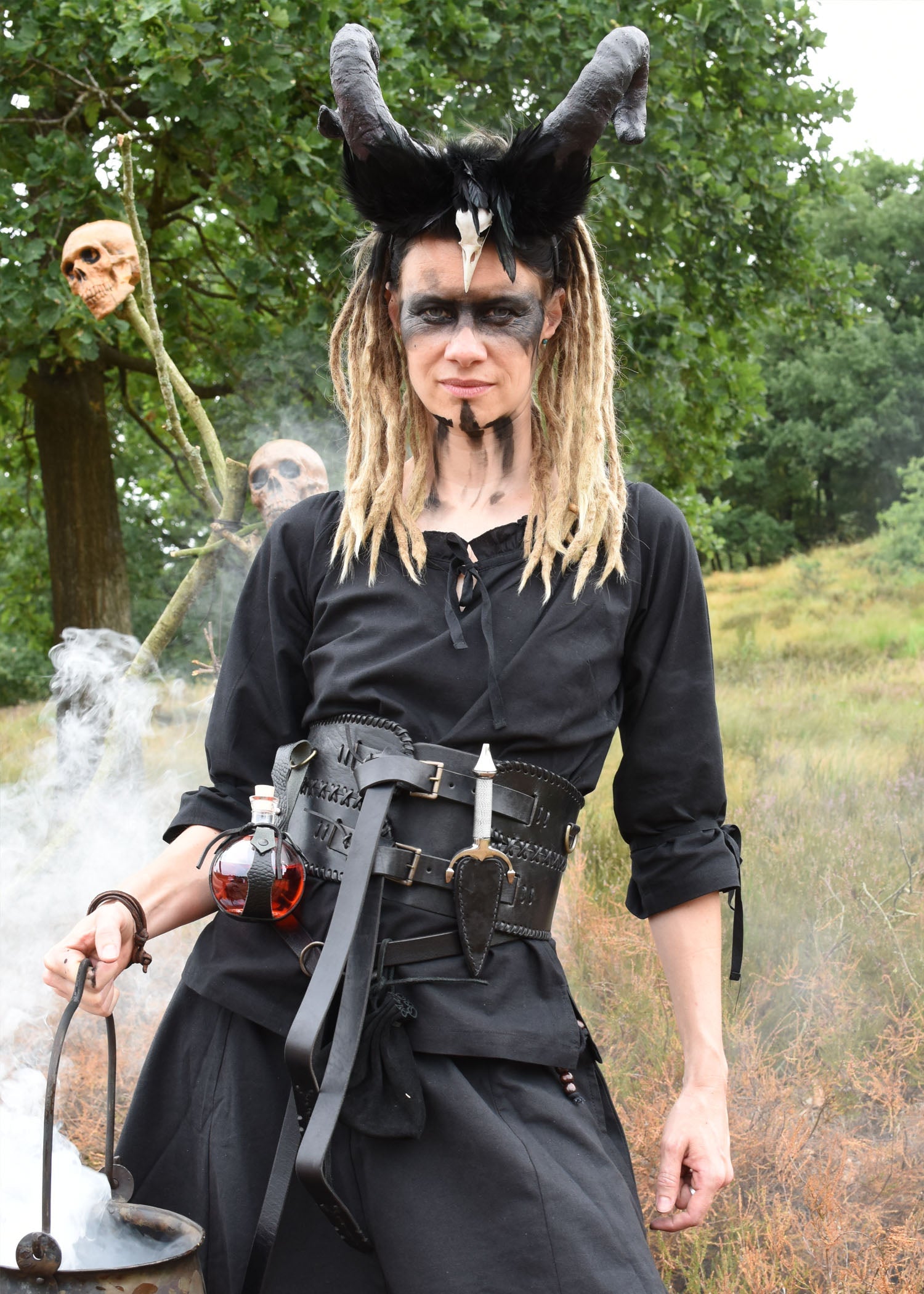 Mittelalter Bluse Birga: 3/4 Arm &amp; Rüschen, Schwarz