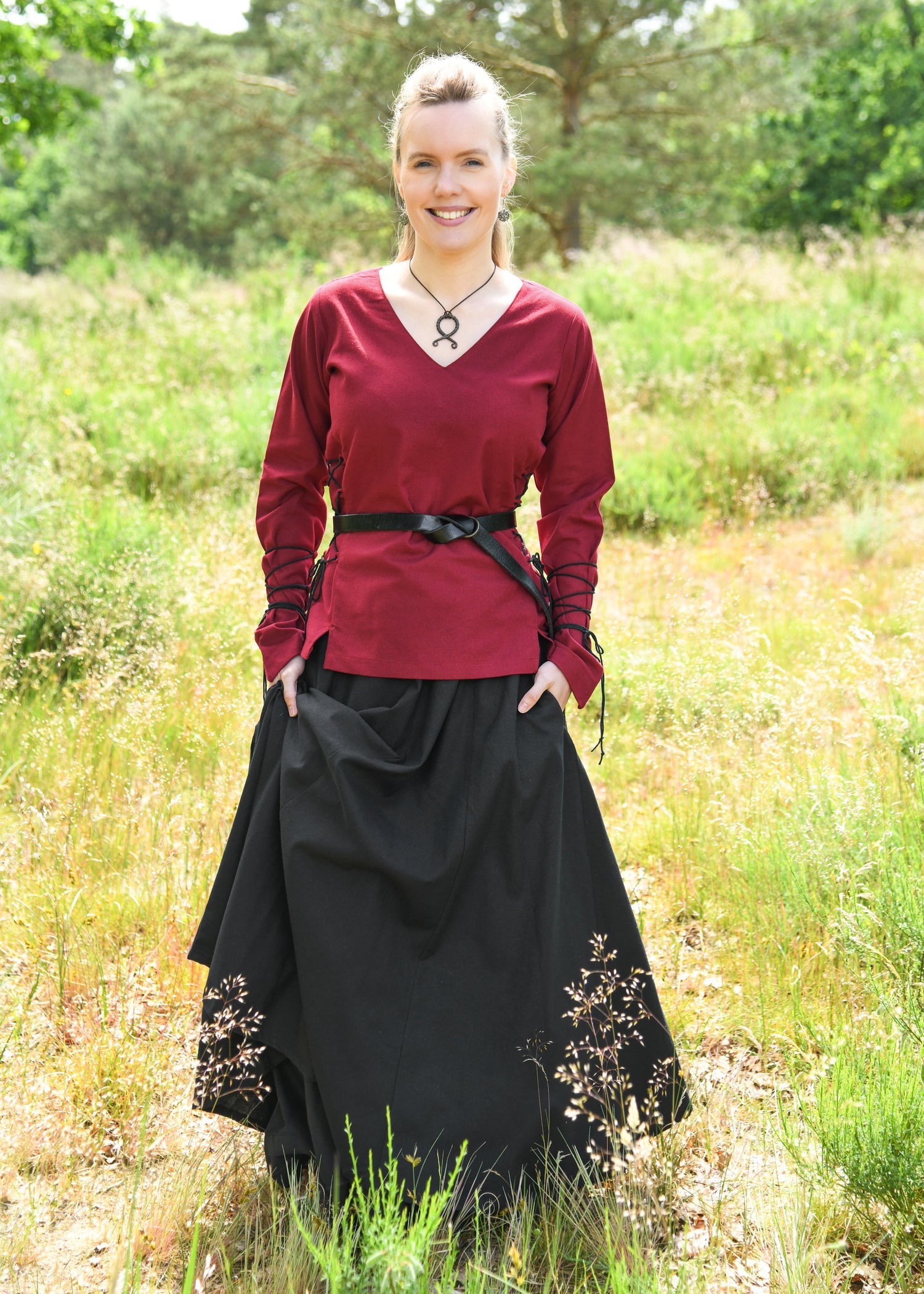 mittelalter bluse aila mit schnuerung weinrot
