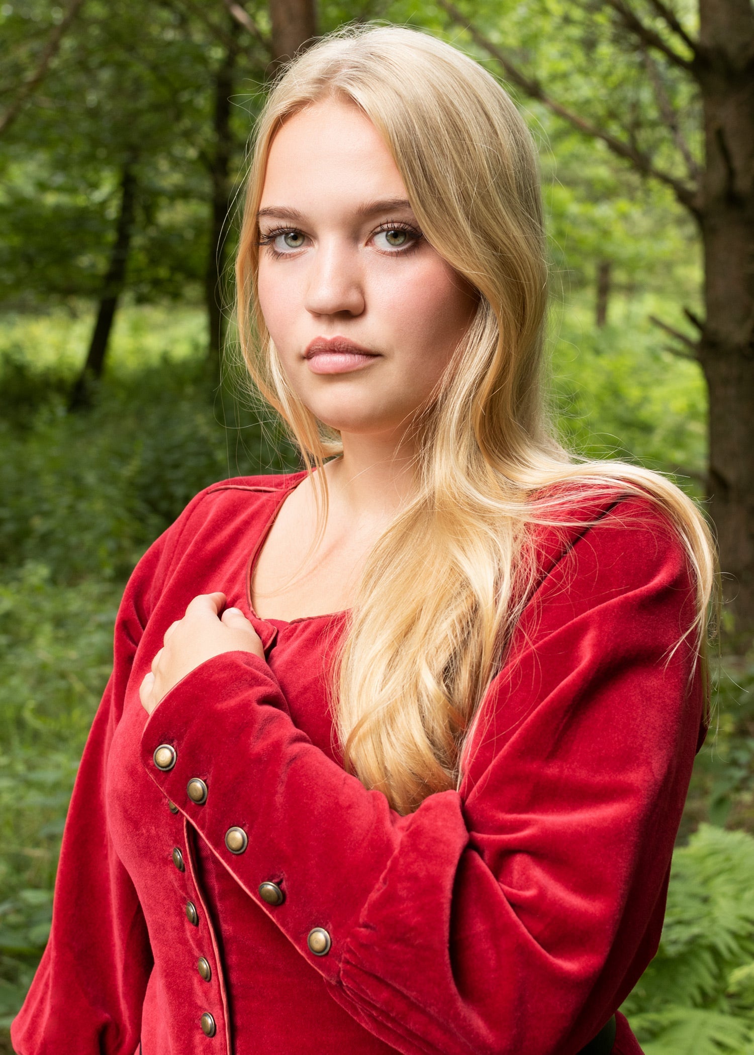 Cotehardie Isabell: Rotes Samt-Mittelalterkleid