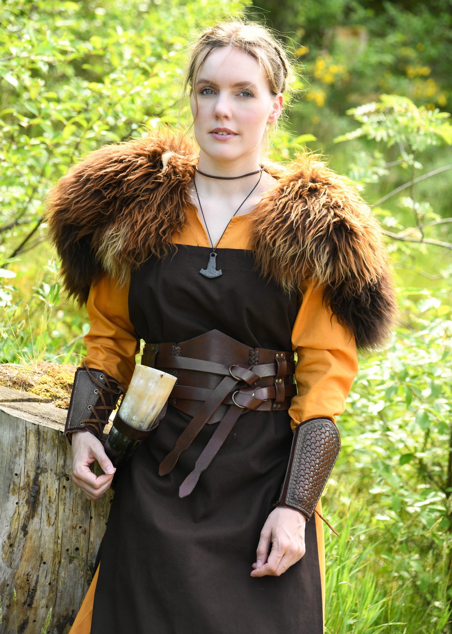 wikinger berkleid traegerkleid tinna braun