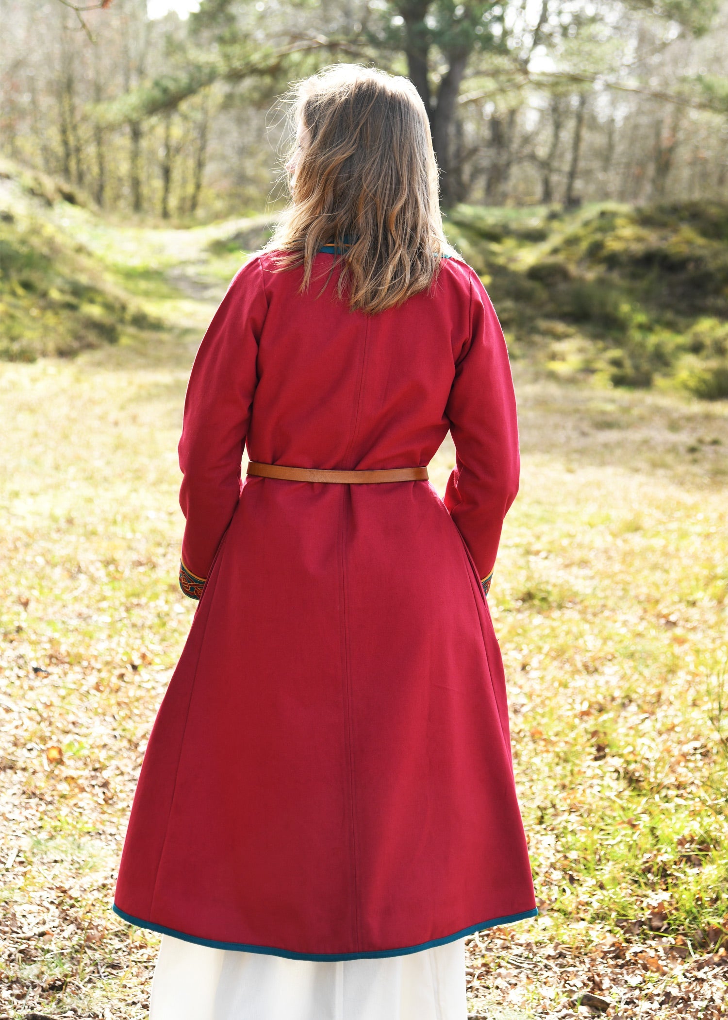 Wikinger Mantel Ella: Bestickt &amp; Edel