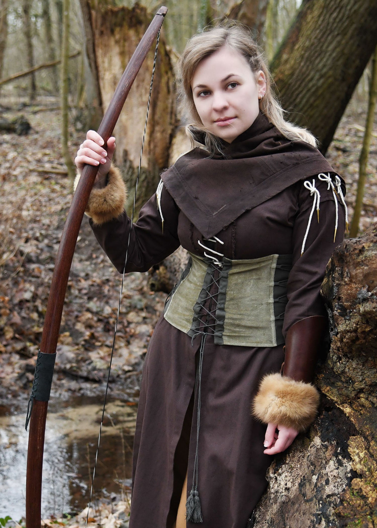 Samt Corsage Anik in Grün – Ideal für LARP &amp; Mittelalter