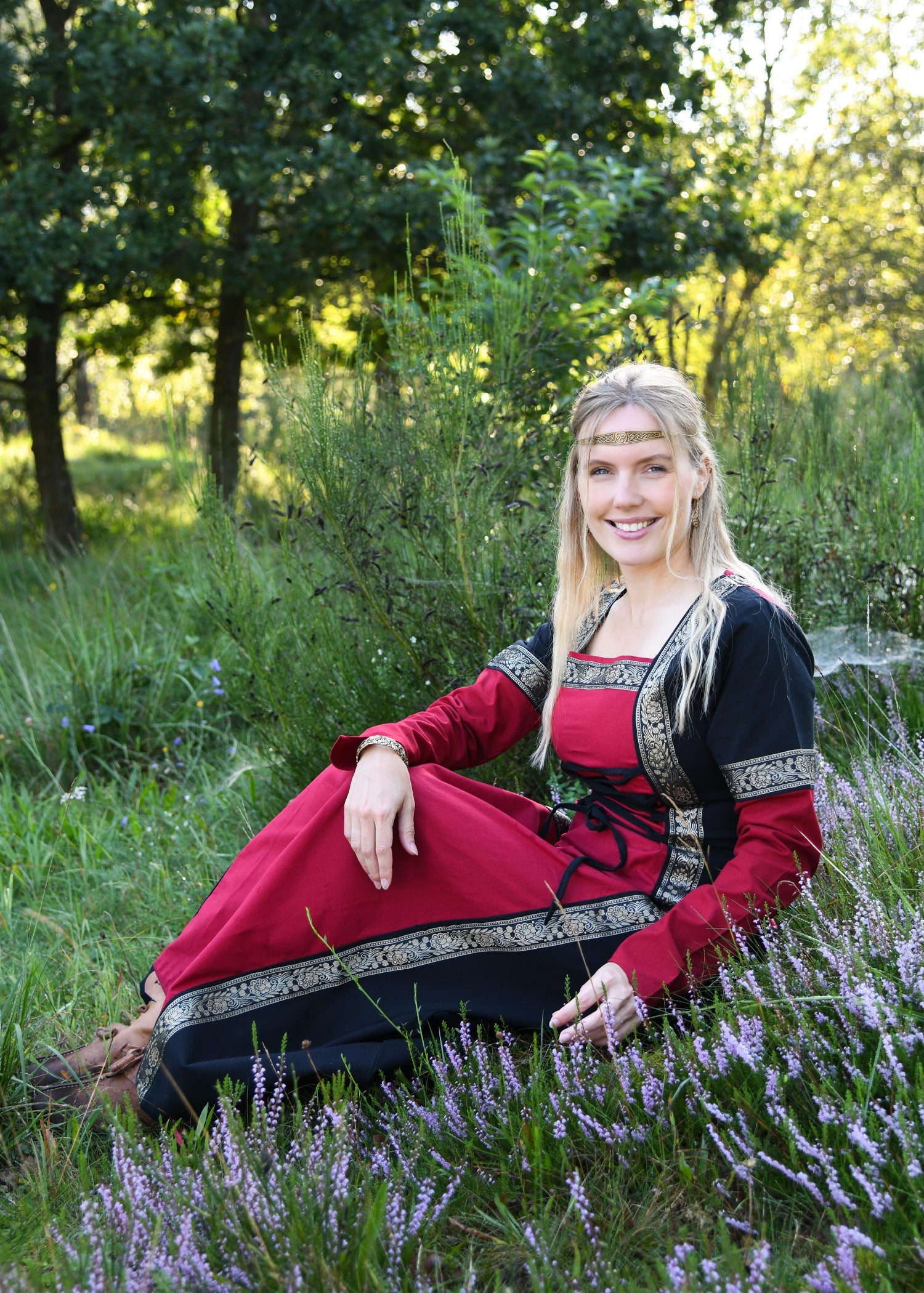 mittelalterkleid eleanor rot schwarz