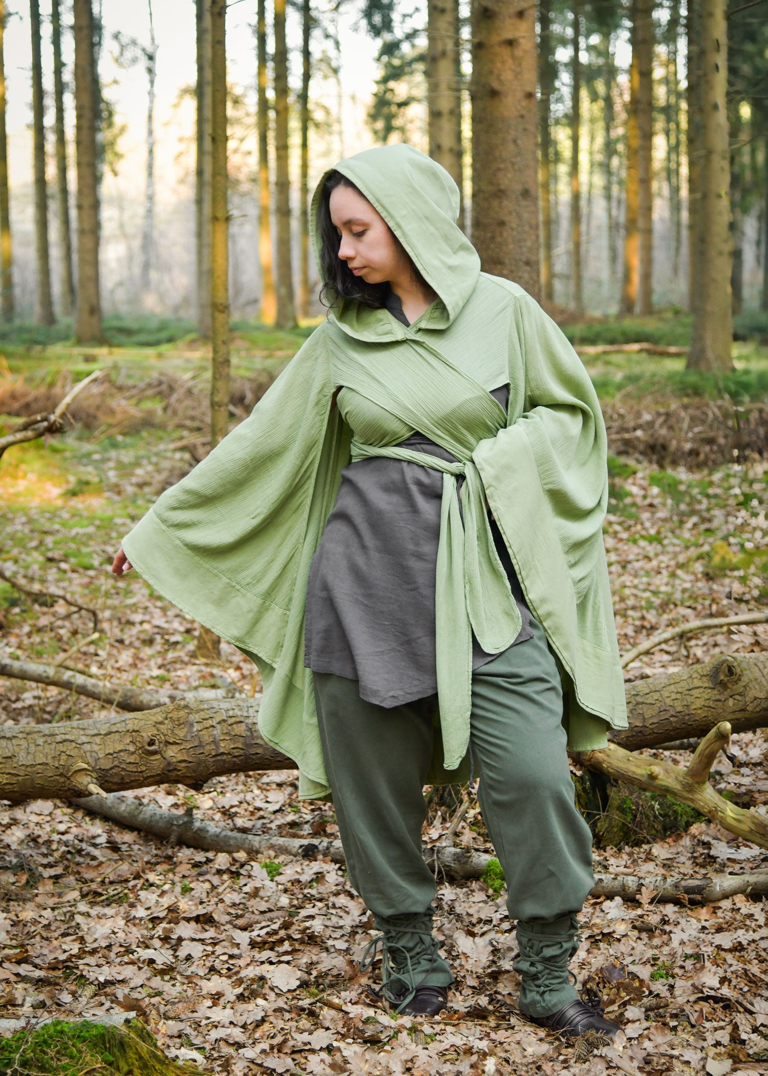 Samtumhang Morgana mit Kapuze, gewaschenes Grün