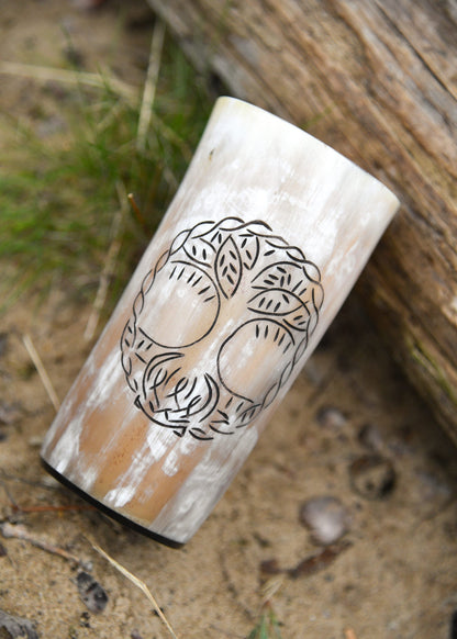 trinkbecher aus horn yggdrasil