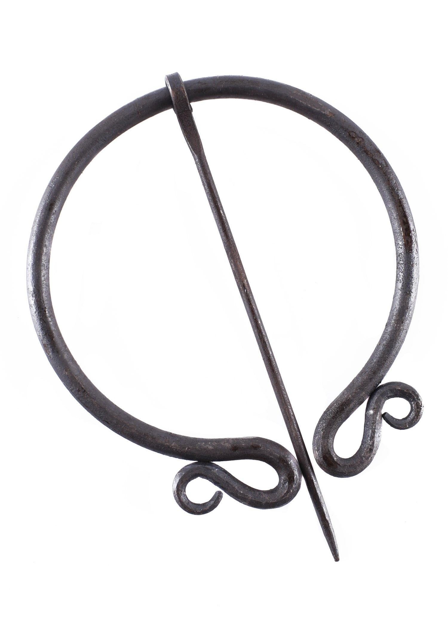Handgeschmiedete Ringfibel mit eingerollten Enden