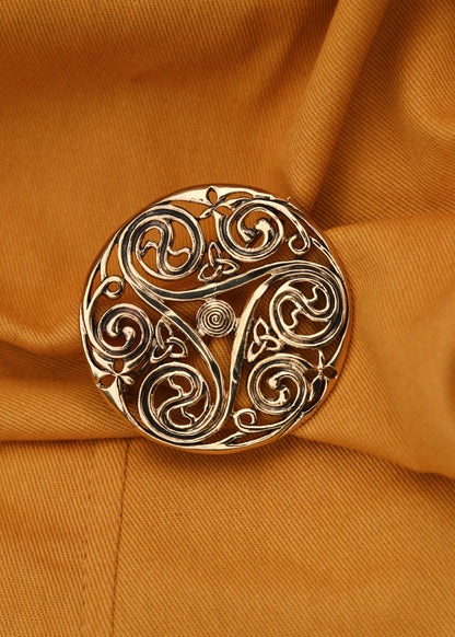 keltische brosche triskele aus bronze
