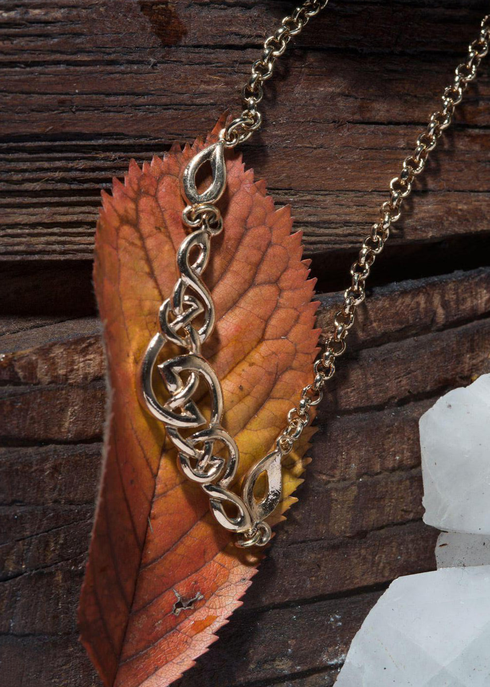 halskette keltischer knoten aus bronze