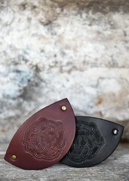 kleine haarspange aus leder mit wikinger motiv metall clip