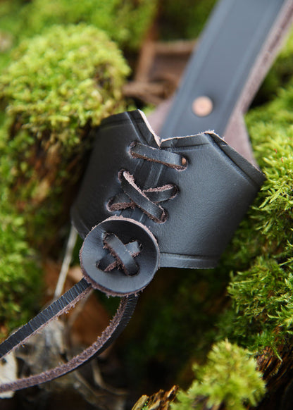 guertelhalter aus leder fuer 0 2l und 0 3l trinkhoerner braun