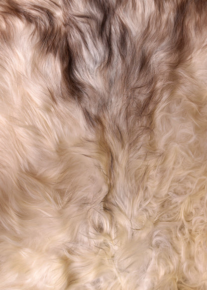 Flauschiges Nordlandschnuckenfell Hell (110 cm)