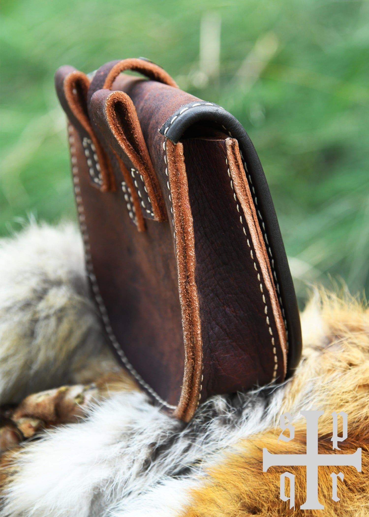Wikinger-Gürteltasche Tarsoly mit Messing