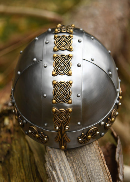 alt nordischer drachenhelm