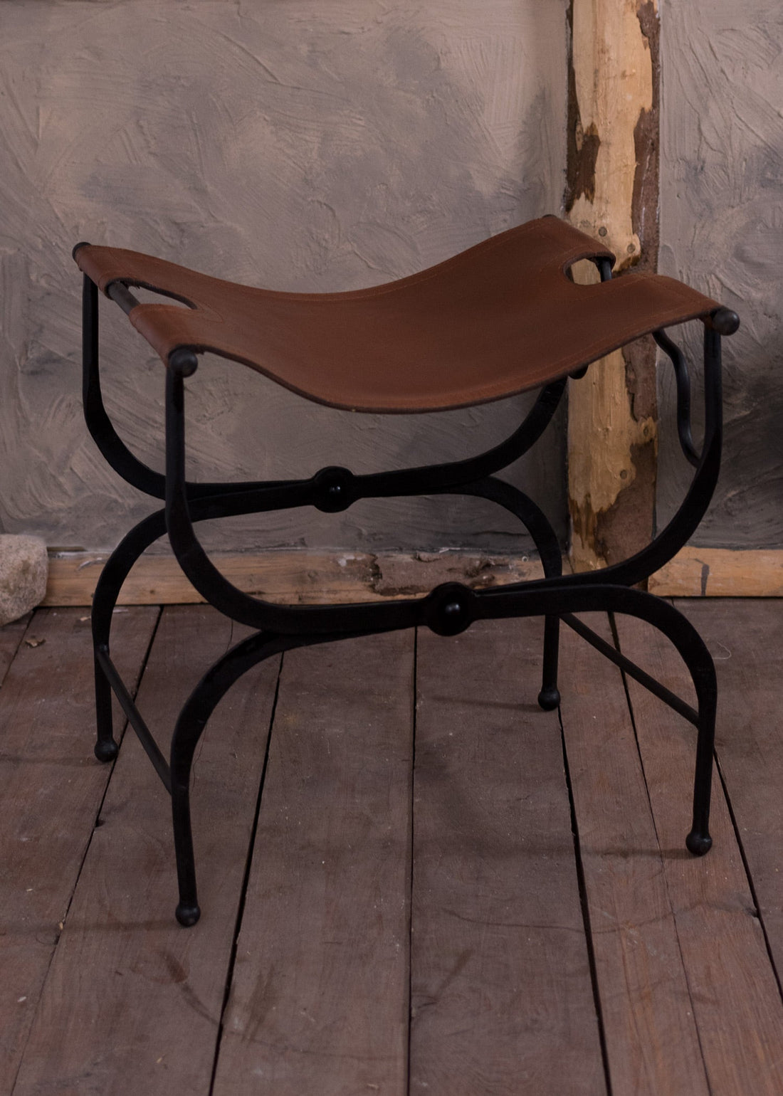 klapphocker mit ledersitz