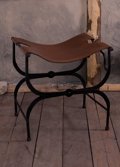 klapphocker mit ledersitz