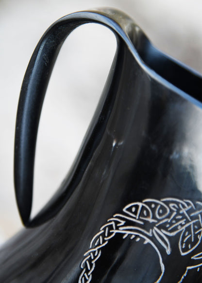 bierkrug aus horn yggdrasil