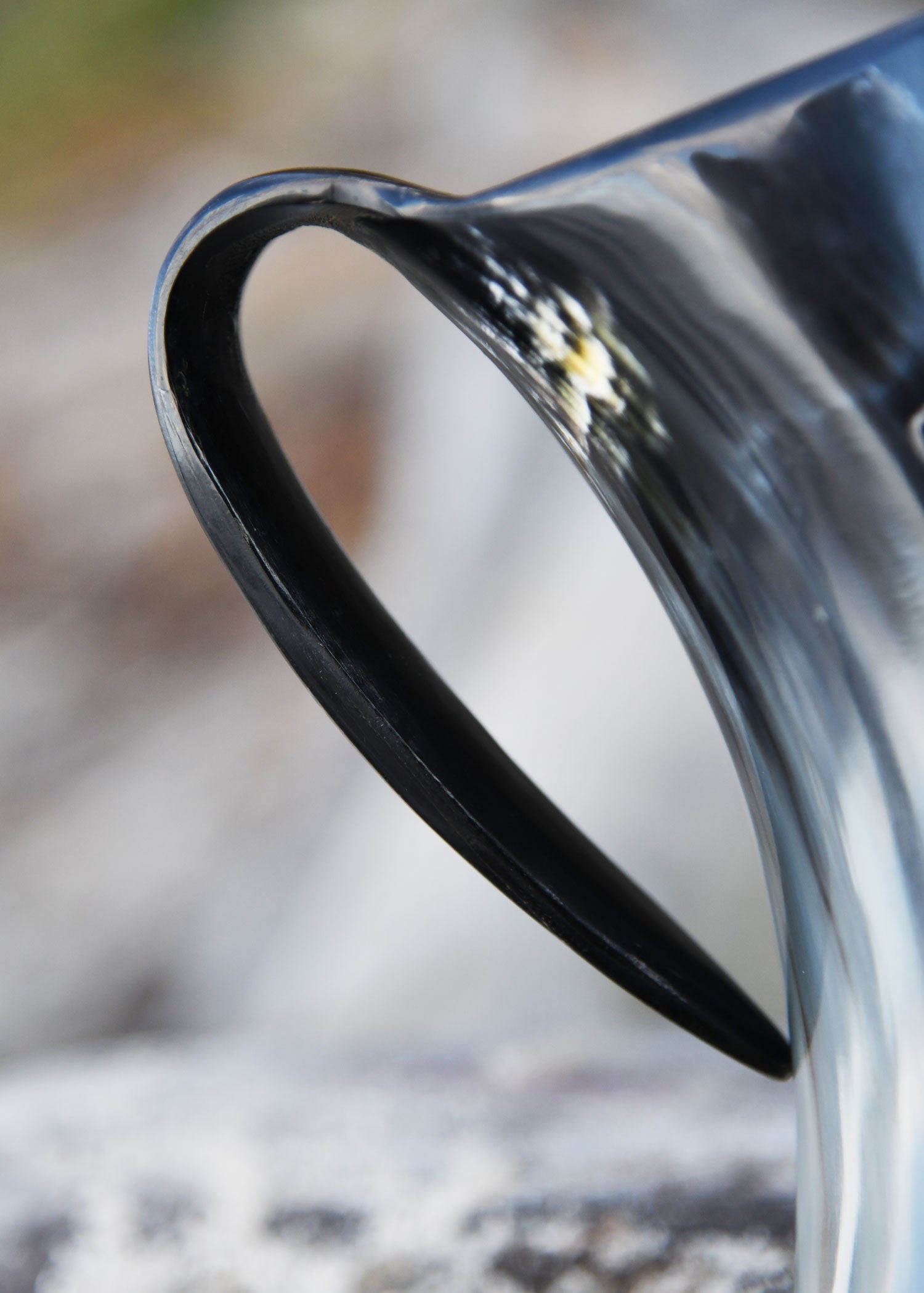 bierkrug aus horn odin reitet sleipnir
