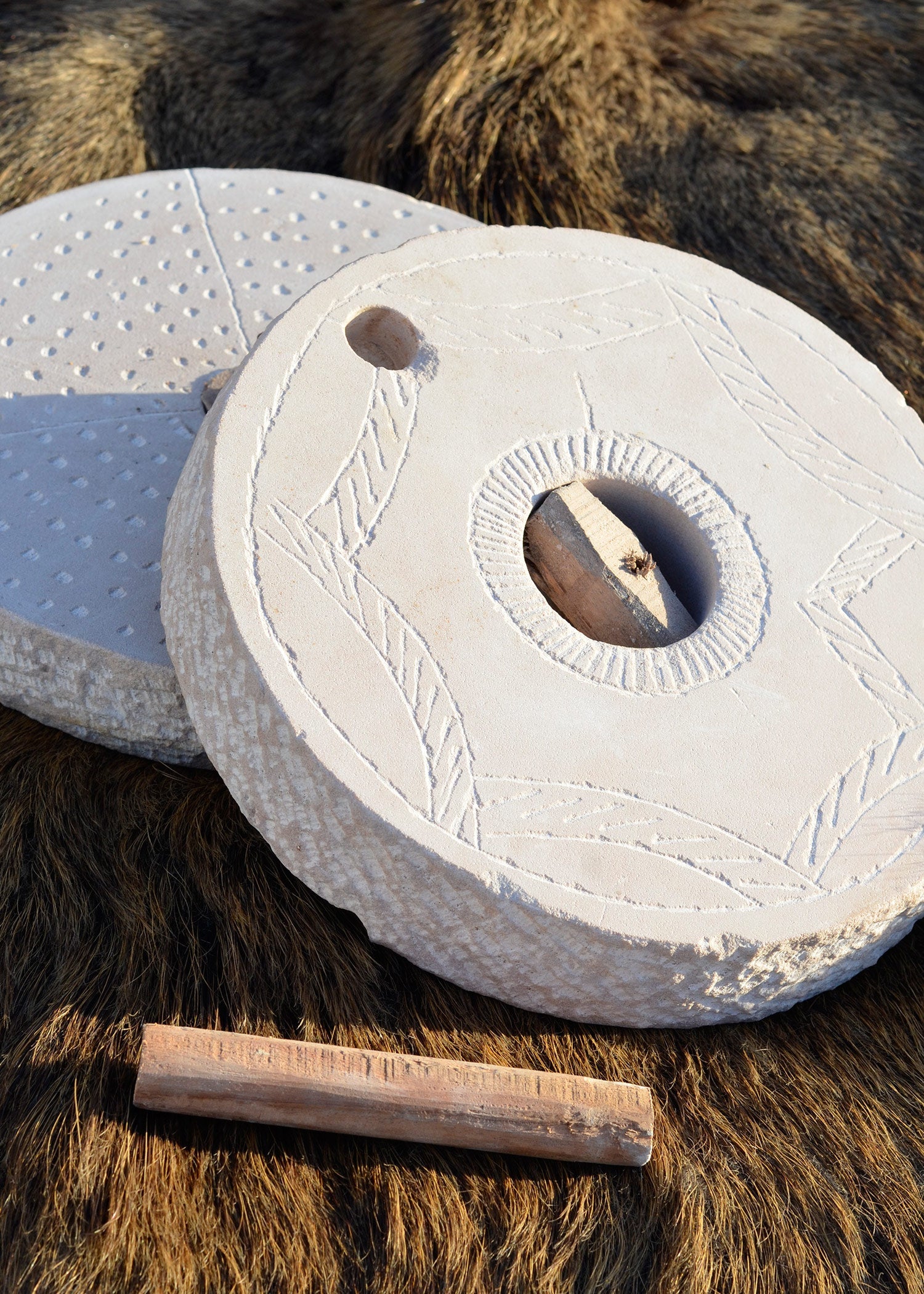 Antike Stein Handdrehmühle – Historische Replik