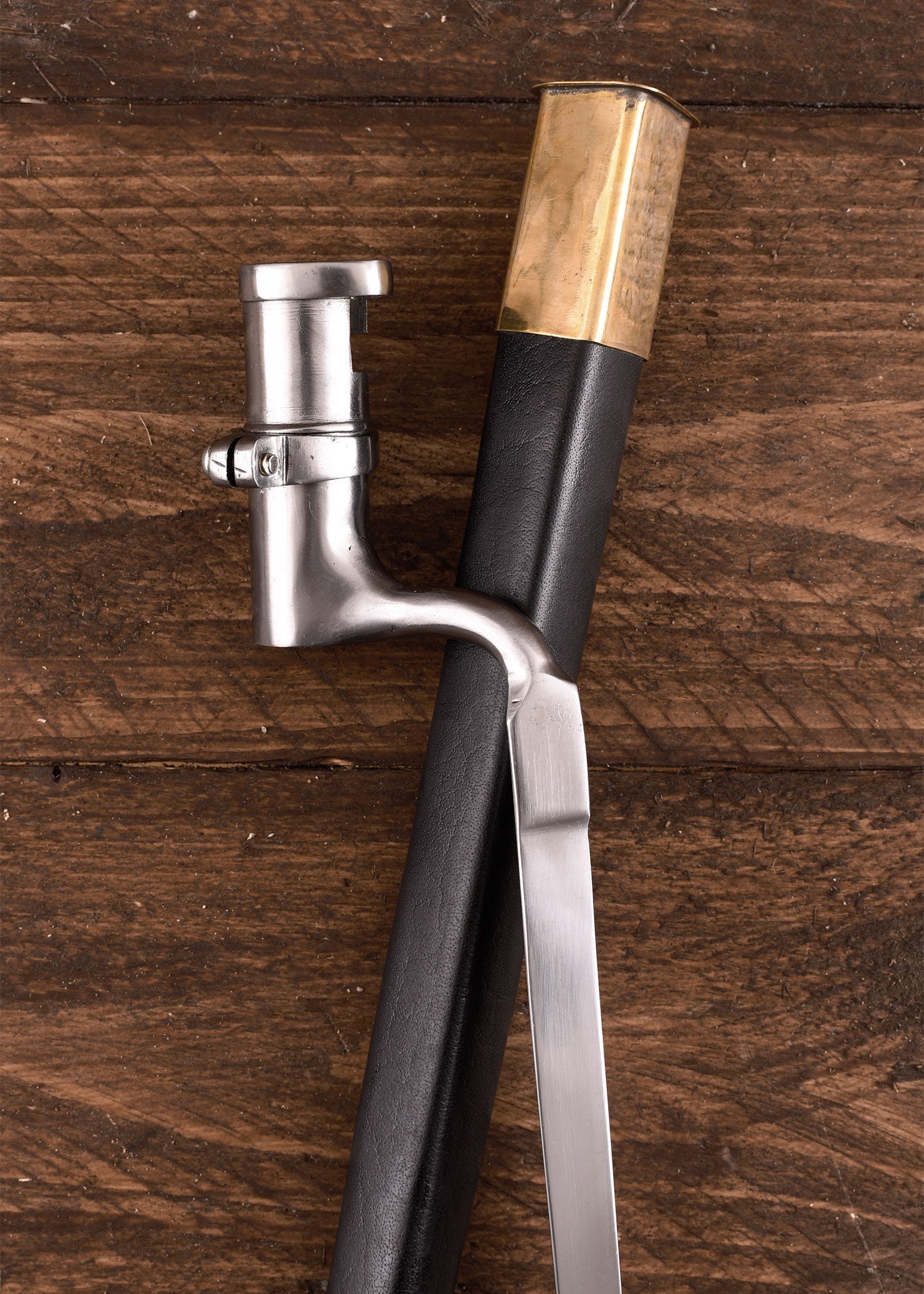Enfield Bajonett mit Lederscheide – 52,5 cm
