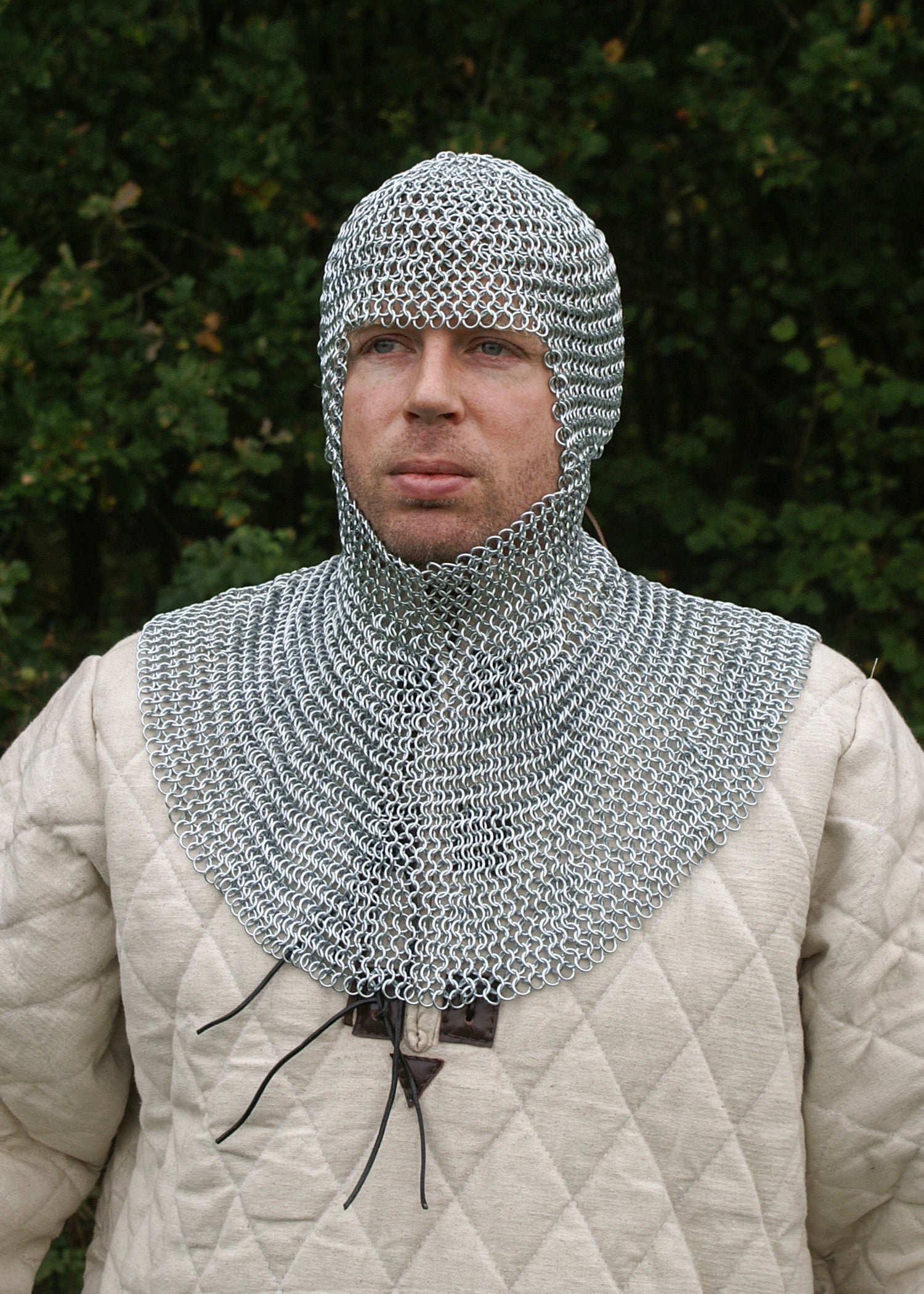 Verzinkte Kettenhaube, quadratischer Ausschnitt