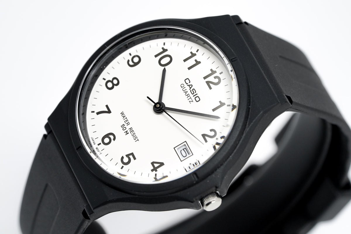 Reloj Casio clásico unisex de cuarzo, esfera negra, correa de resina, MW 59 1BVDF