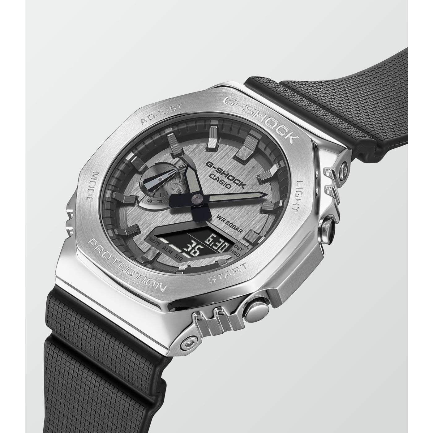 Casio GM-2100 1AER avec boîtier en métal