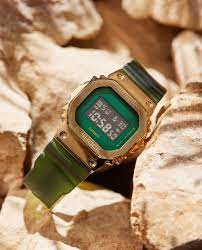 Casio CL GM 5600CL 3er avec boîtier en métal
