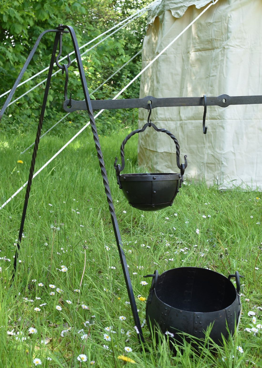 rechteckige stahlstange fuer mittelalterlager 6 loecher ca 150 cm