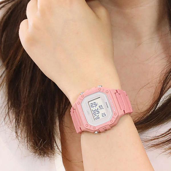 Montre Casio à quartz numérique, boîtier en résine, bracelet en résine, affichage rose et violet, 50 mm, W-218HC-4AVEF