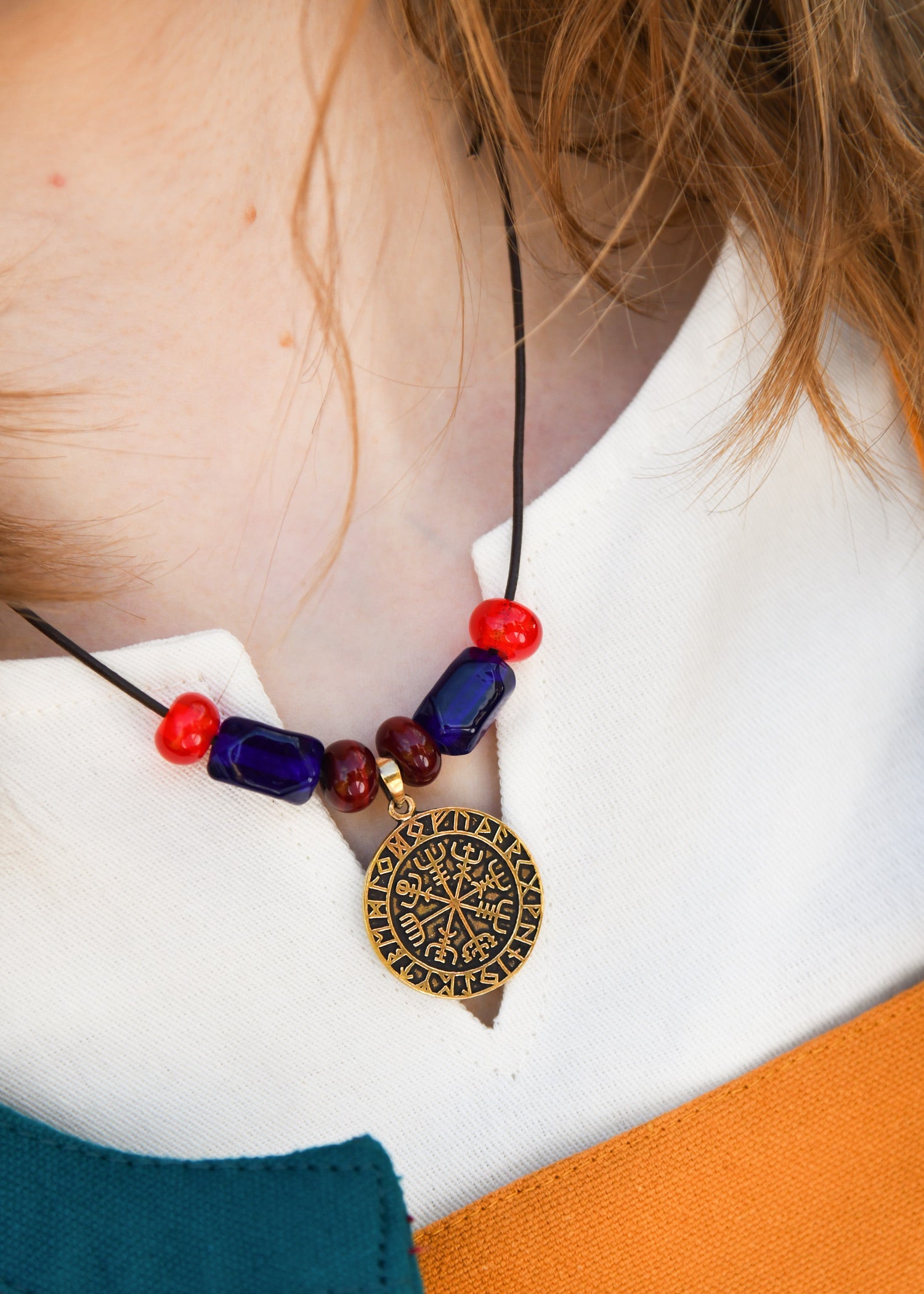 glasperlenkette mit vegvisir anhaenger