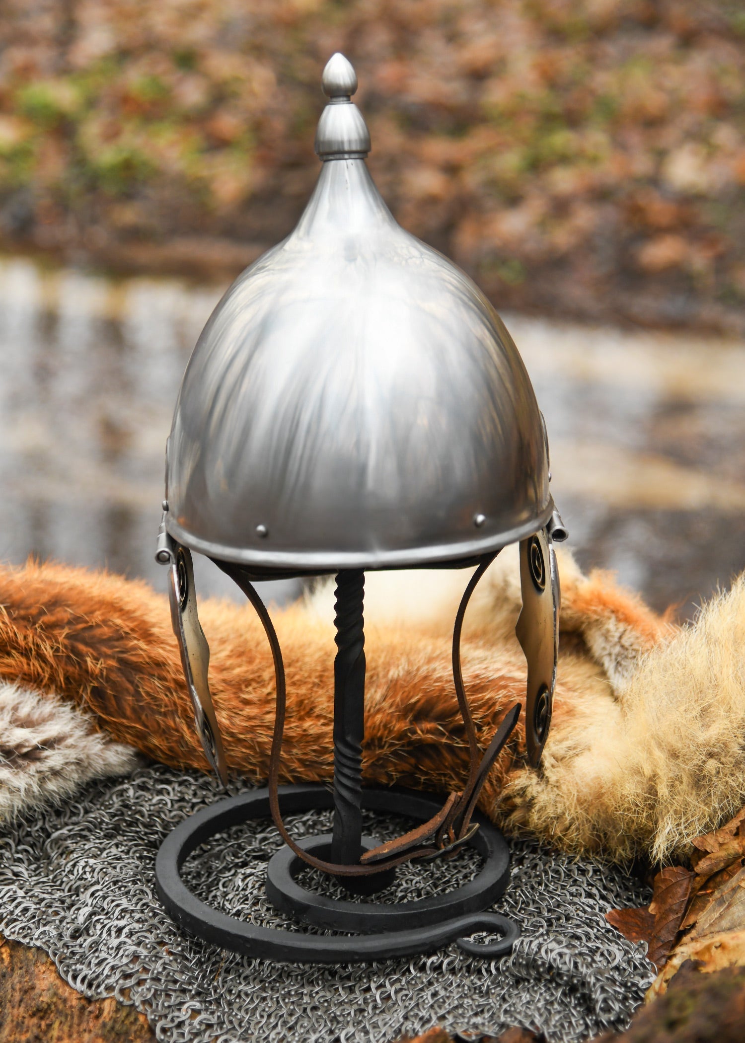 geschmiedeter kerzenstaender helmstaender
