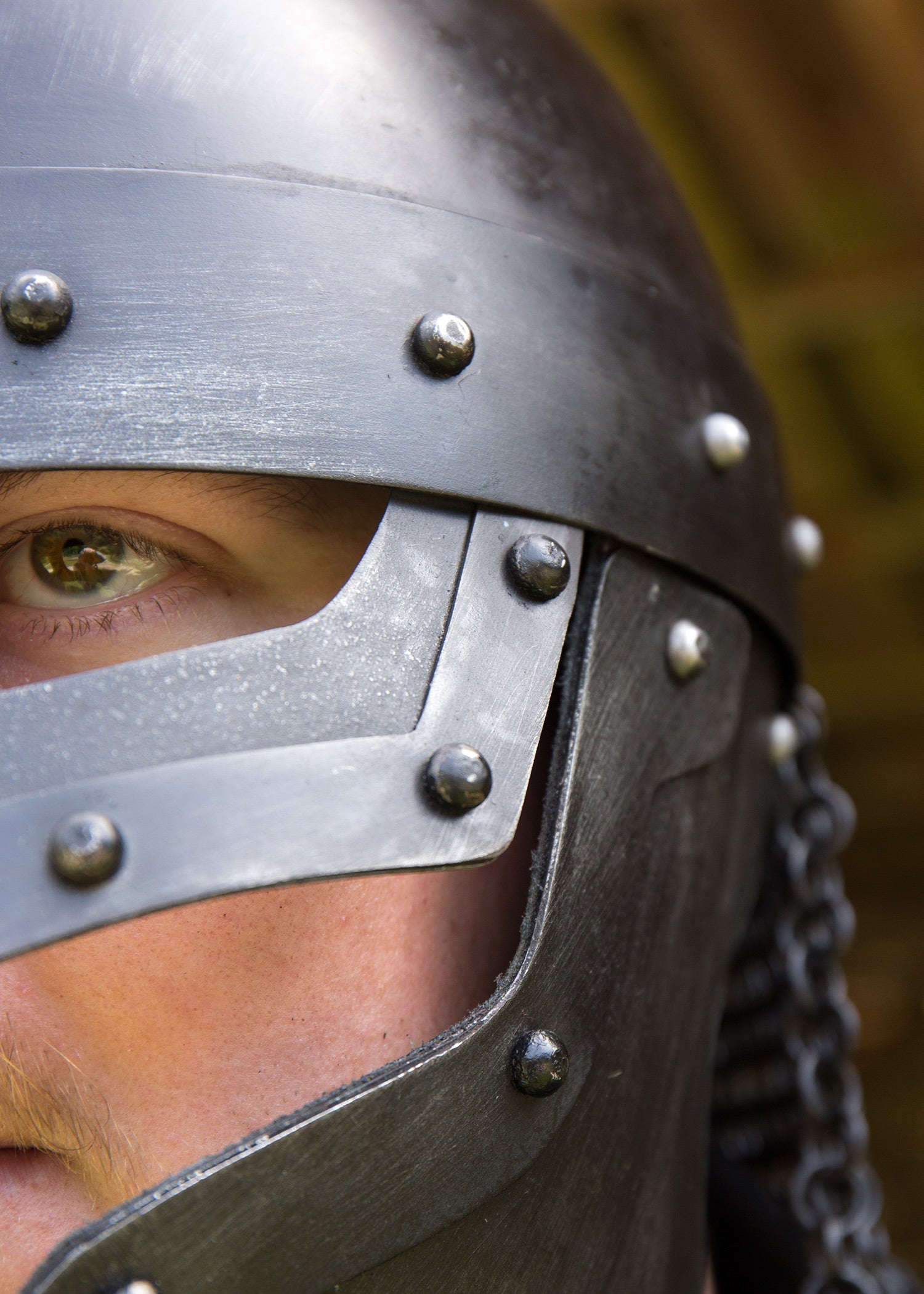 Raven Brillenhelm, brüniert mit Kettenbrünne