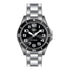 Q and Q Herrenuhr 43mm mit silbernem Metallarmband QB64J225Y