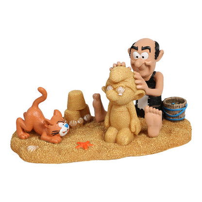 schluempfe gargamel und azrael am sandstrand figur