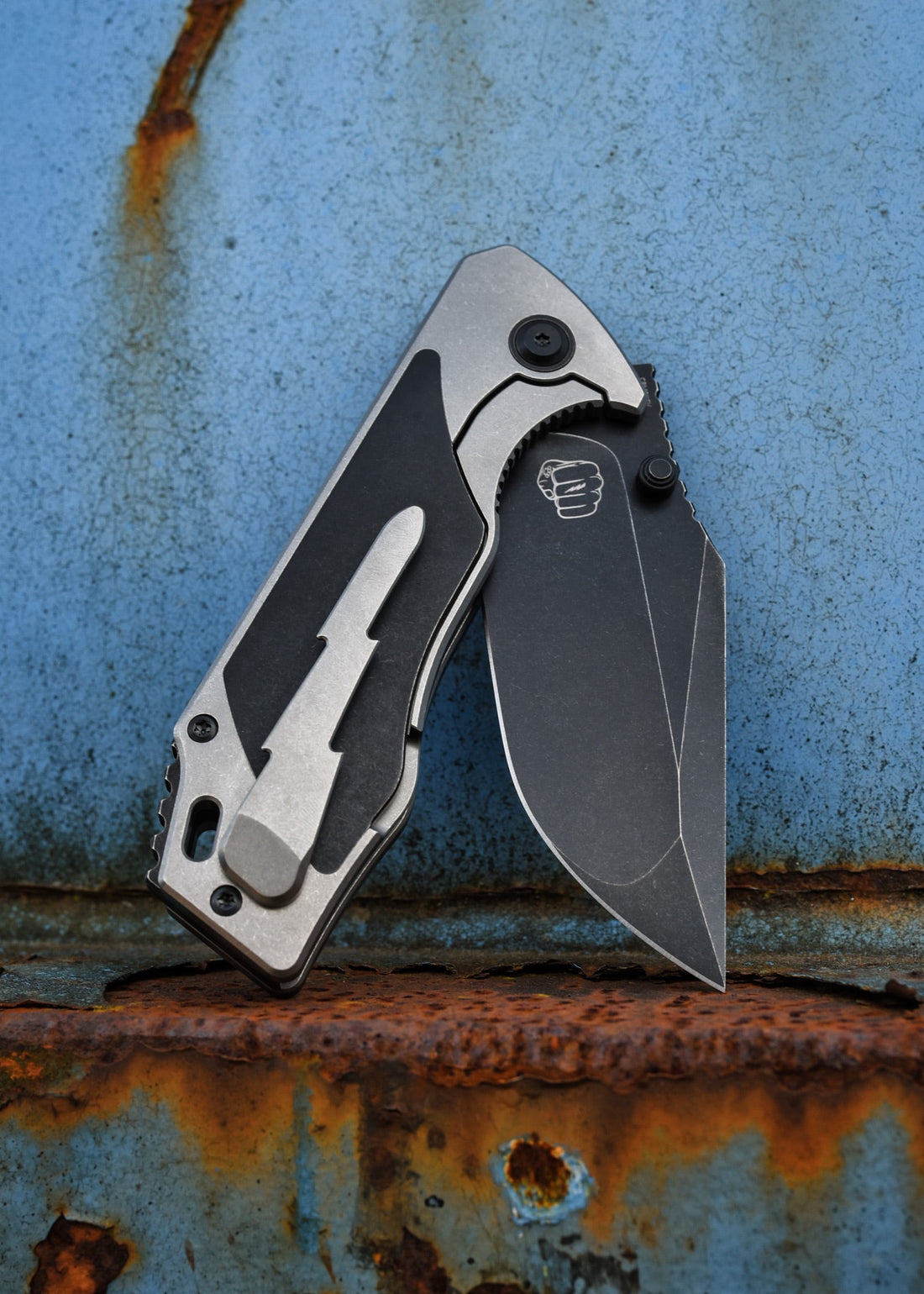 j cape v4 exclusive reverse tuxedo thumbstud