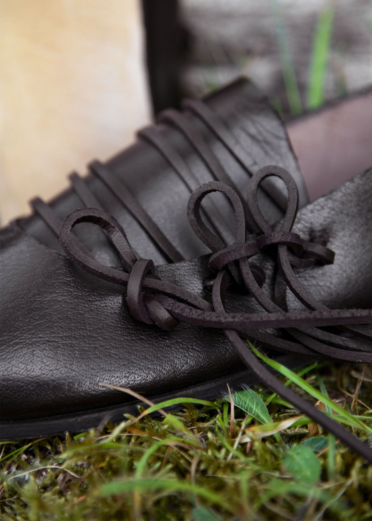 schnuerschuh fuer damen spaetmittelalter
