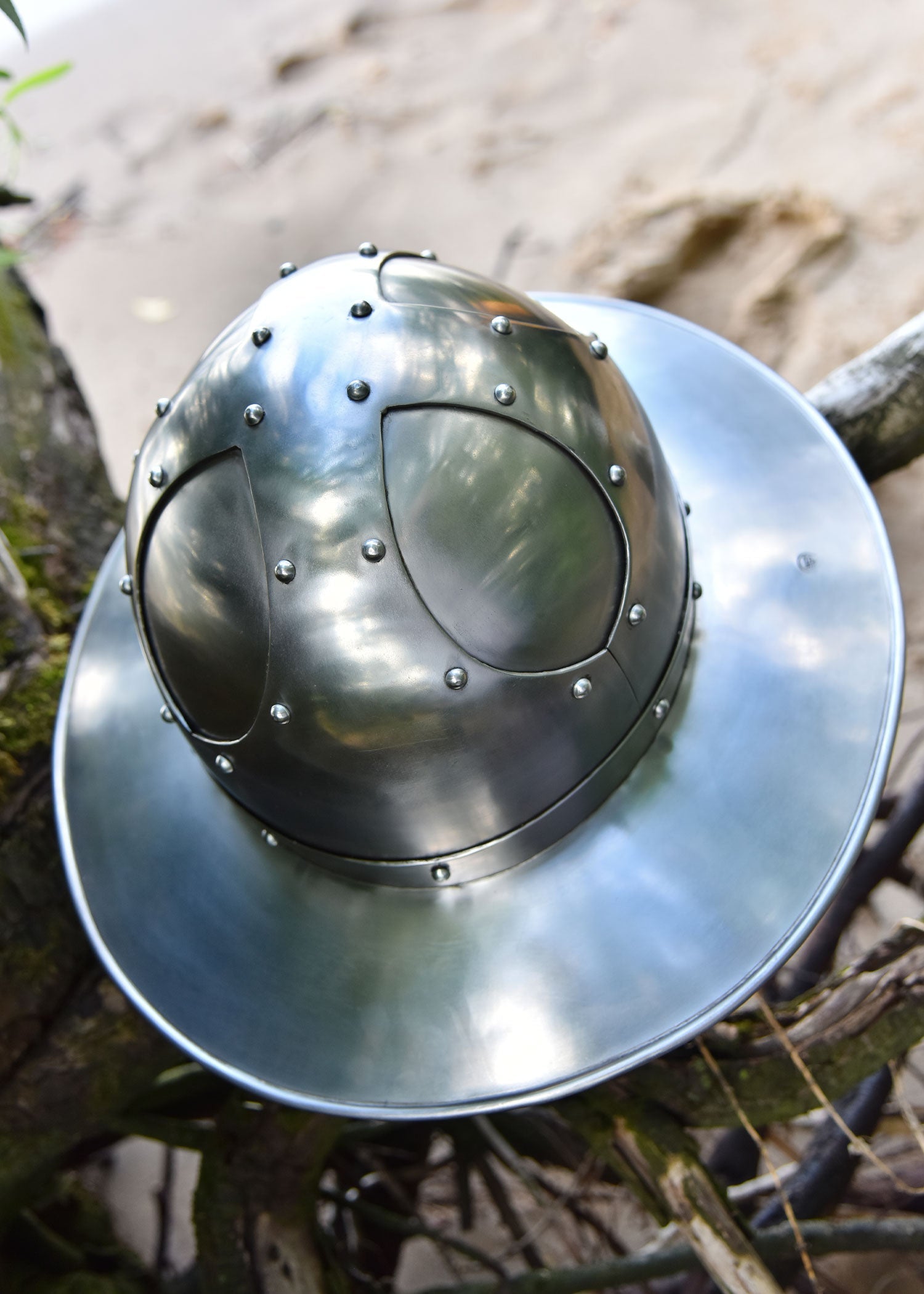 eisenhut mit wangenklappen 1 6 mm stahl
